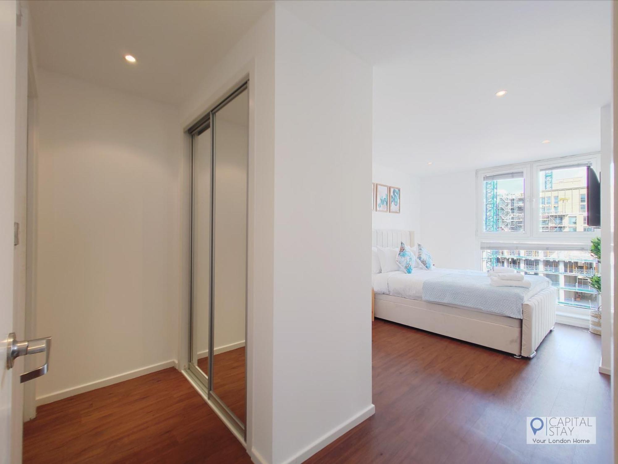 Deluxe Two Bed By Excel & O2 Londra