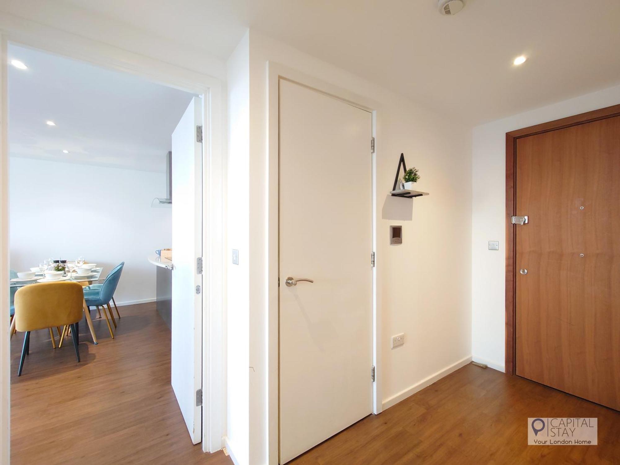 Deluxe Two Bed By Excel & O2 Londra
