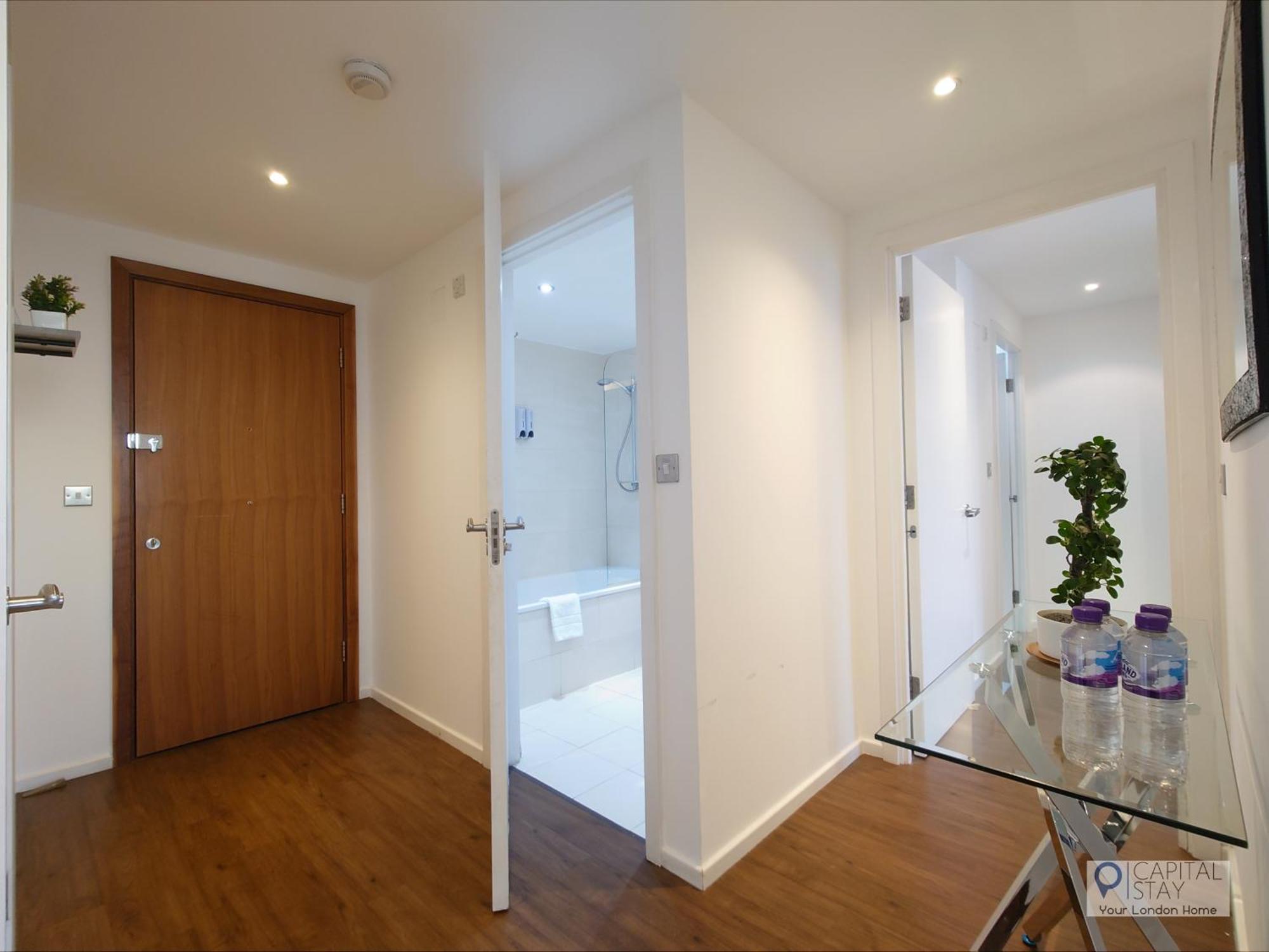 Deluxe Two Bed By Excel & O2 Londra