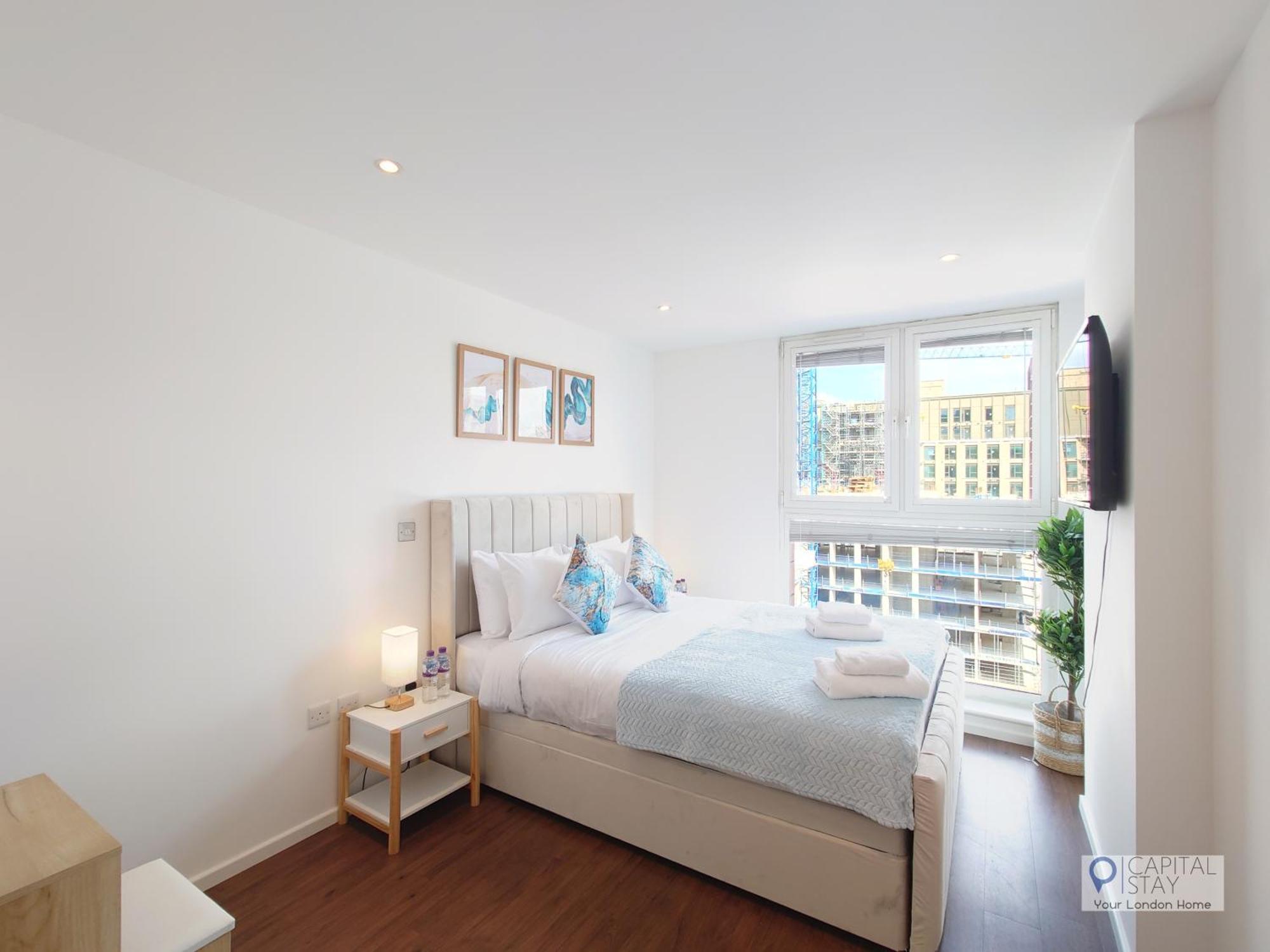 Deluxe Two Bed By Excel & O2 Londra