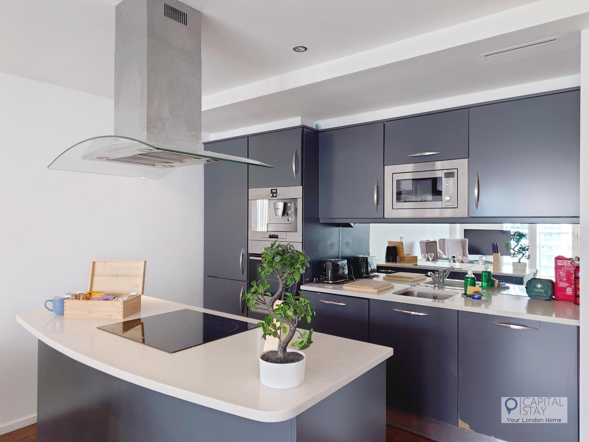 Deluxe Two Bed By Excel & O2 Londra