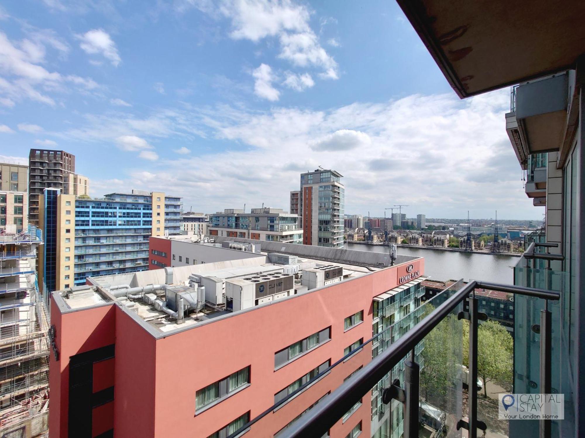 Deluxe Two Bed By Excel & O2 * Londra